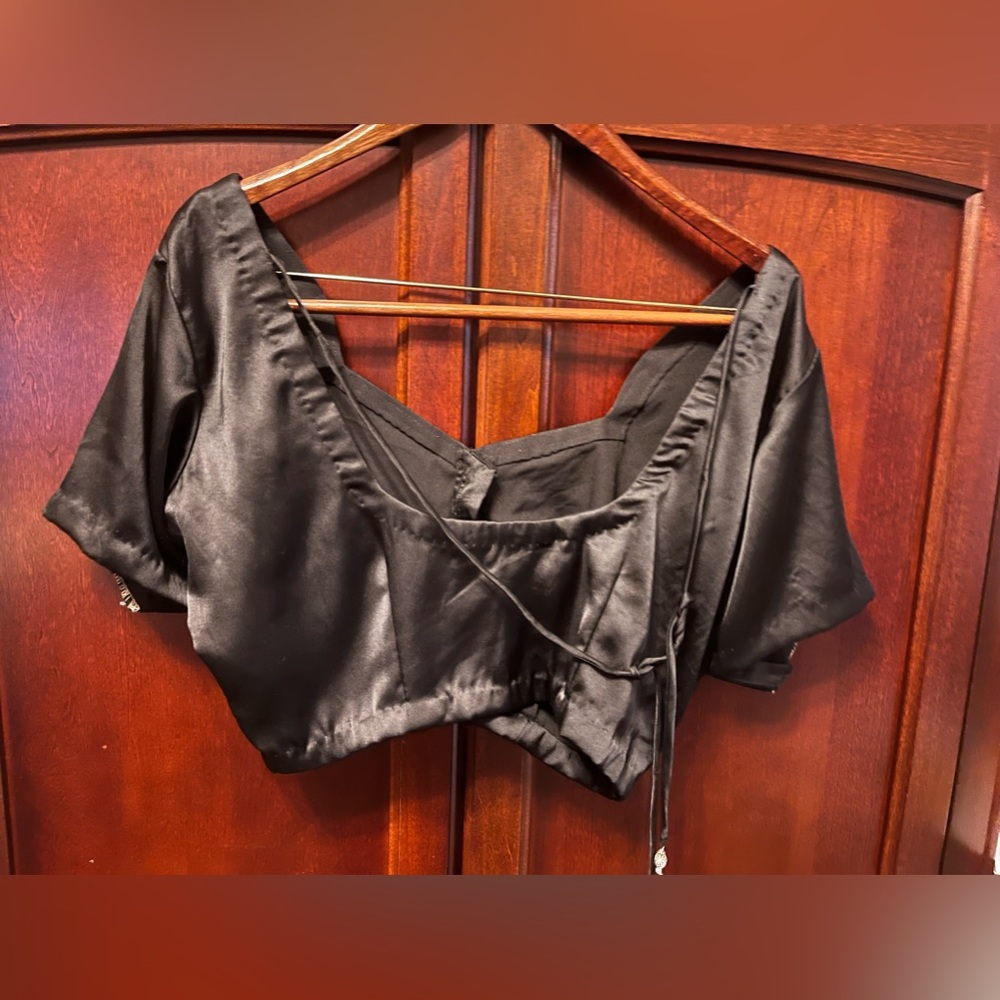Beautiful satin black saree blouse - Picture 4 of 8